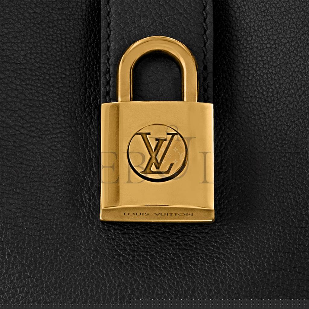 l**is V*t*n low key shoulder bag m24611 (26*18*7cm)